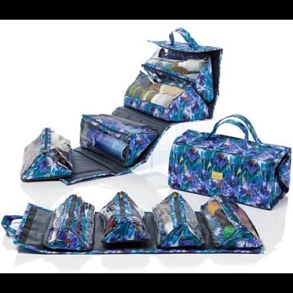 JM NEW YORK BETTER BEAUTY ROLL UP HANGING TOILETRY CASE NWT lagoagrio